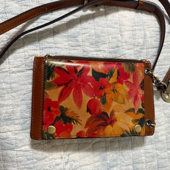 🥀 Patricia Nash Red and Orange Crossbody Bag with Autumn Floral Design 🍑 - Picture 3 of 5